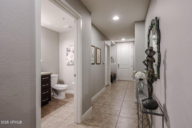 5450 E DEER VALLEY Drive 1186, Phoenix, AZ 85054