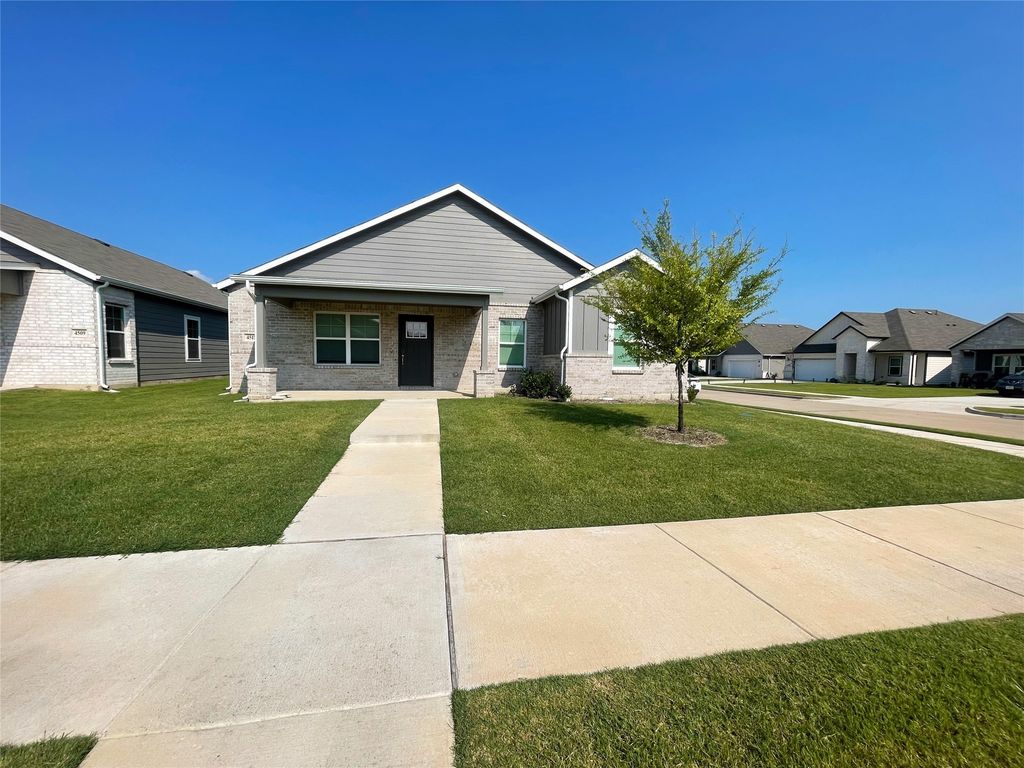 4511 Oatman Drive, Forney, TX 75126