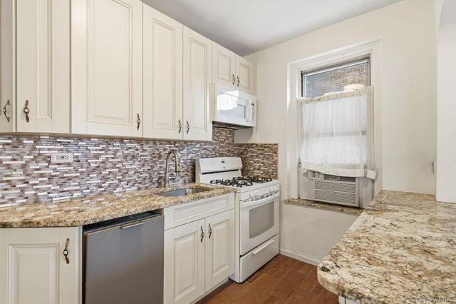 601 Pelham Parkway N 106, Bronx, NY 10467