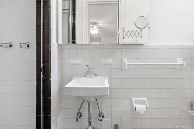 601 Pelham Parkway N 106, Bronx, NY 10467