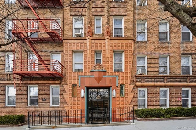 601 Pelham Parkway N 106, Bronx, NY 10467