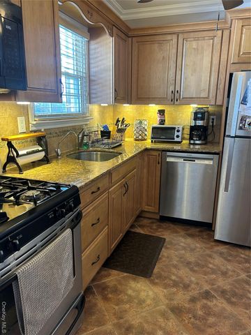 3110 Wilshire Lane 3110, Oakdale, NY 11769