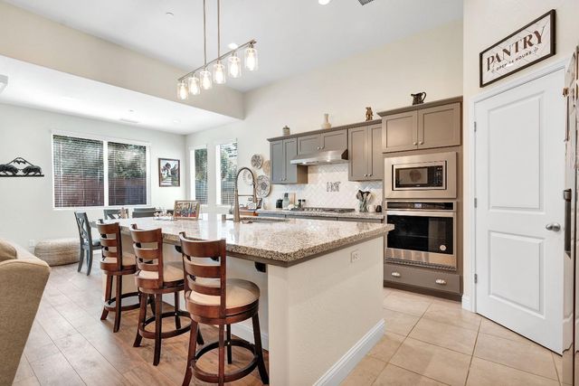 1807 Las Rosas Avenue, Clovis, CA 93619