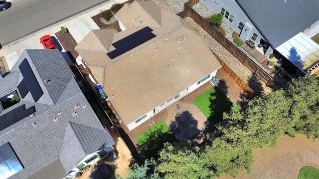 1807 Las Rosas Avenue, Clovis, CA 93619