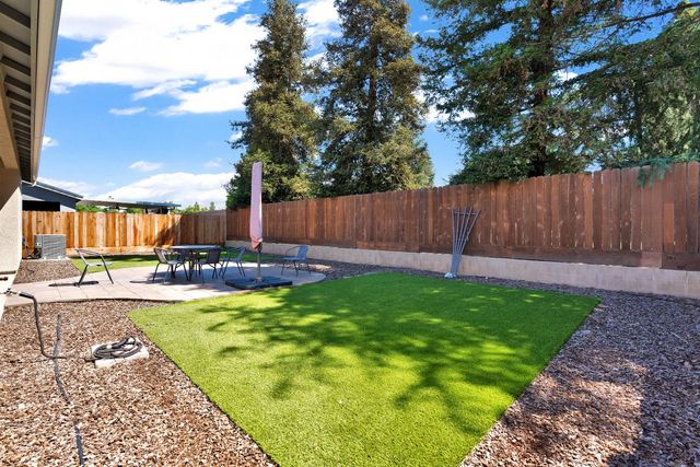 1807 Las Rosas Avenue, Clovis, CA 93619