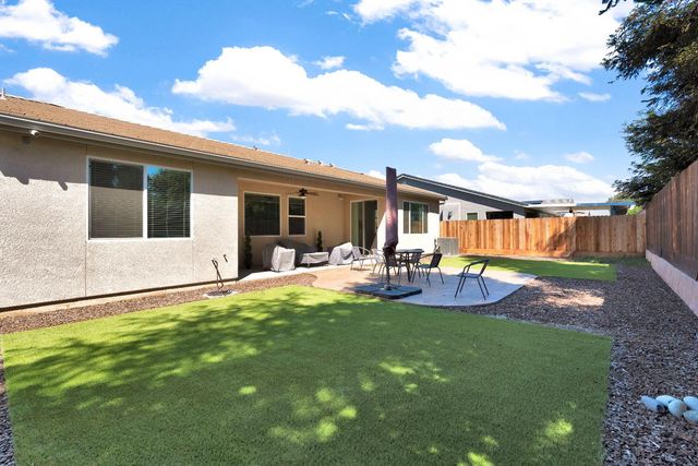 1807 Las Rosas Avenue, Clovis, CA 93619