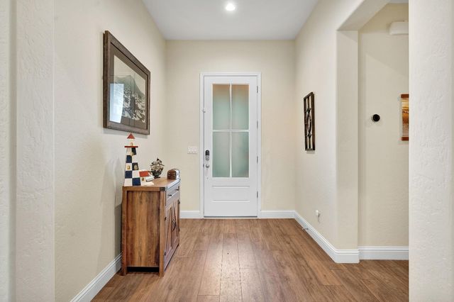 1807 Las Rosas Avenue, Clovis, CA 93619