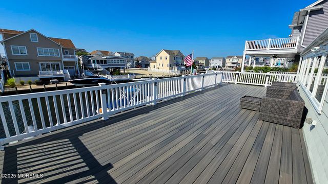 52 Nancy Drive, Manahawkin, NJ 08050