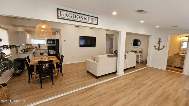 52 Nancy Drive, Manahawkin, NJ 08050