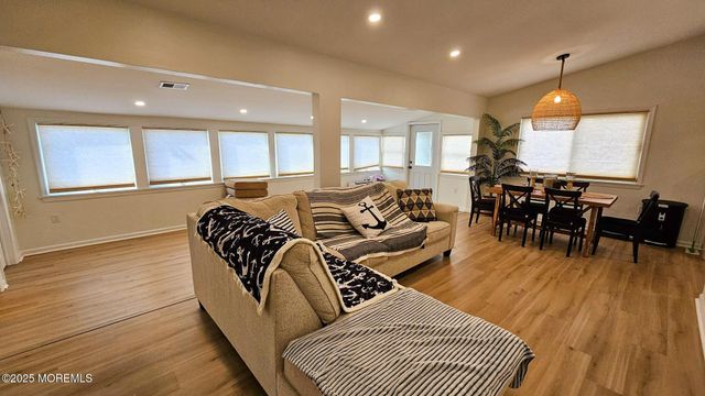 52 Nancy Drive, Manahawkin, NJ 08050