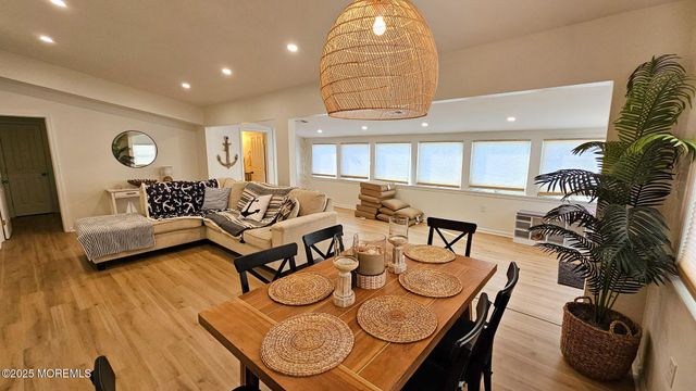 52 Nancy Drive, Manahawkin, NJ 08050