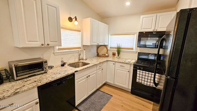 52 Nancy Drive, Manahawkin, NJ 08050