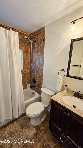 52 Nancy Drive, Manahawkin, NJ 08050