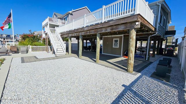 52 Nancy Drive, Manahawkin, NJ 08050