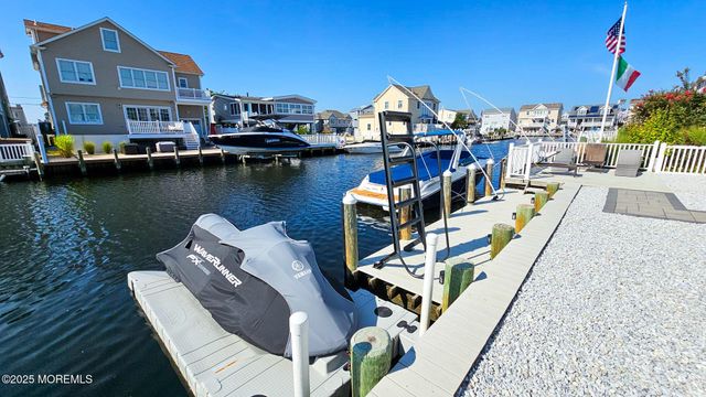 52 Nancy Drive, Manahawkin, NJ 08050