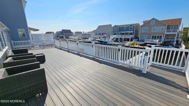 52 Nancy Drive, Manahawkin, NJ 08050