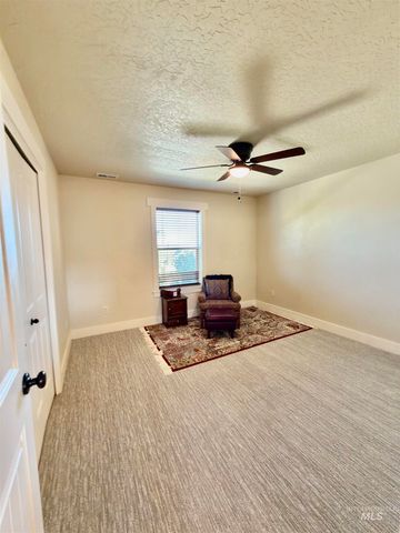 11470 S Cross Slope Pl, Nampa, ID 83686