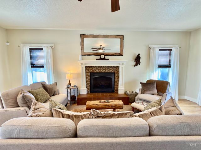 11470 S Cross Slope Pl, Nampa, ID 83686