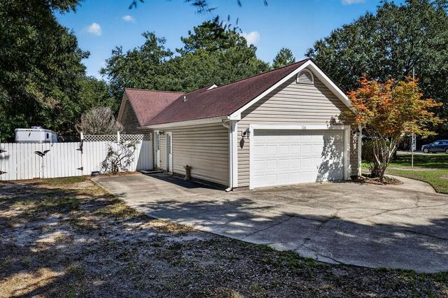 126 Otter Run Rd., Pawleys Island, SC 29585