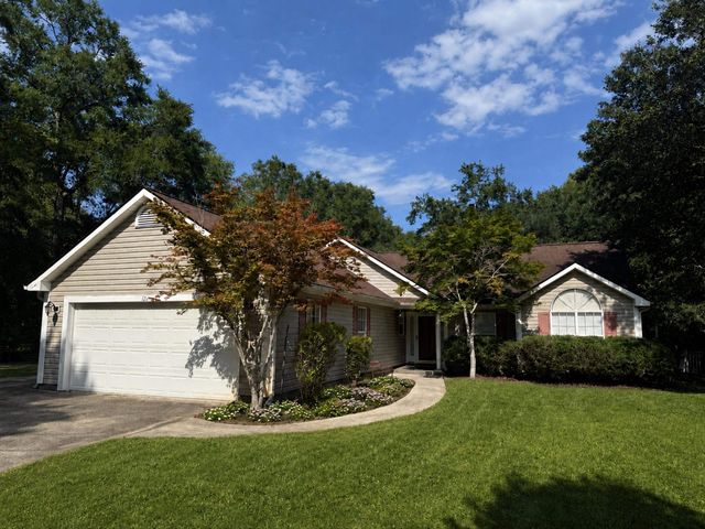 126 Otter Run Rd., Pawleys Island, SC 29585
