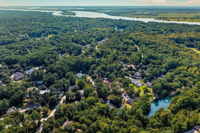 126 Otter Run Rd., Pawleys Island, SC 29585