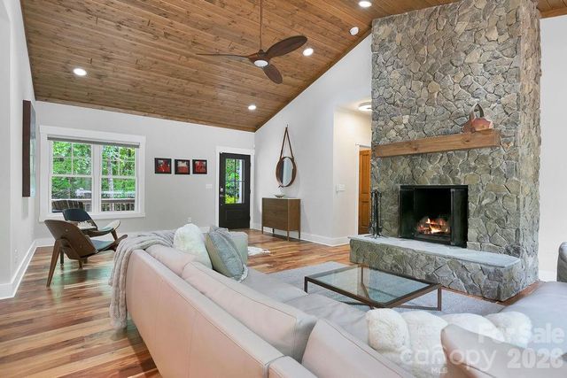 131 Bear Trace Road, Brevard, NC 28712