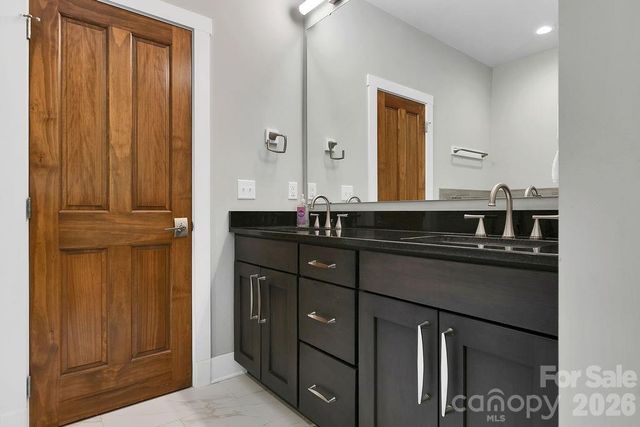 131 Bear Trace Road, Brevard, NC 28712