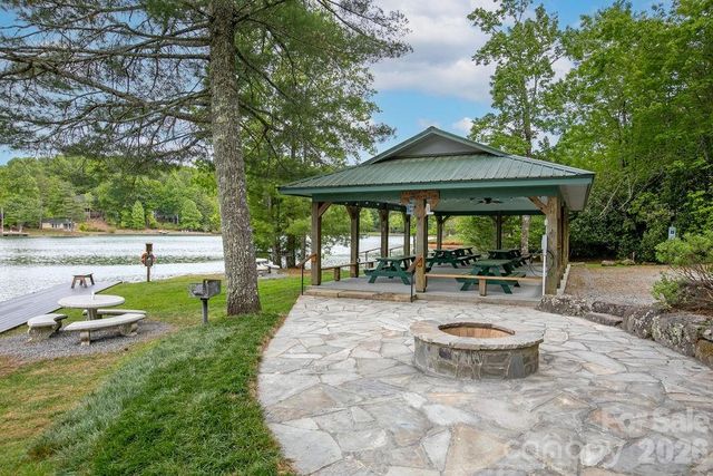 131 Bear Trace Road, Brevard, NC 28712
