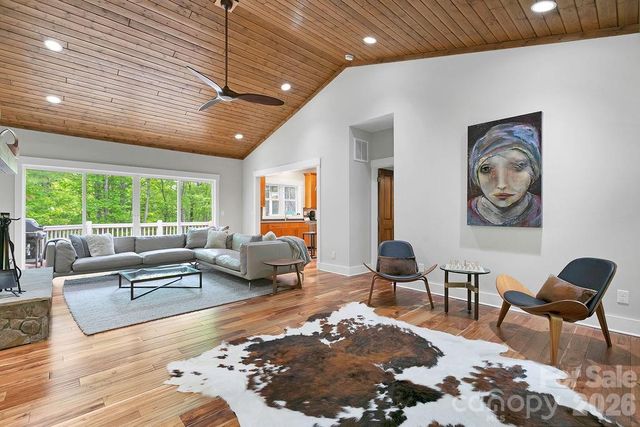 131 Bear Trace Road, Brevard, NC 28712