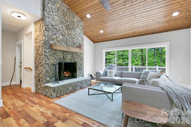131 Bear Trace Road, Brevard, NC 28712