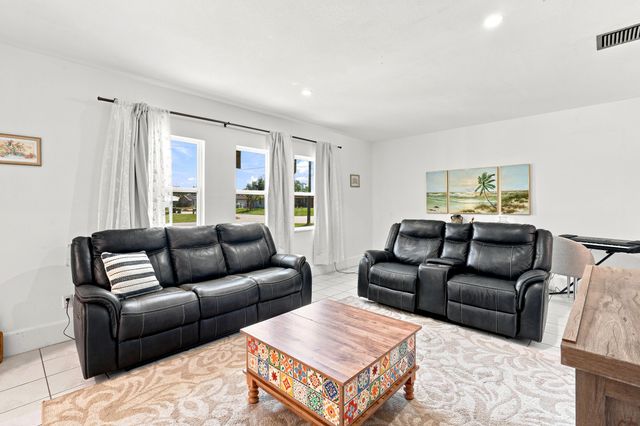 502 NW Kilpatrick Avenue, Port St. Lucie, Port St Lucie, FL 34983