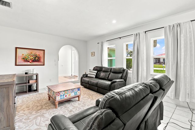 502 NW Kilpatrick Avenue, Port St. Lucie, Port St Lucie, FL 34983