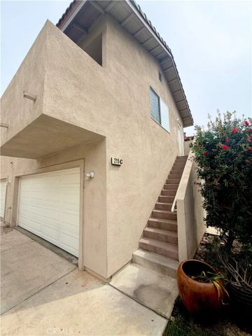 215 N Spruce Avenue, Rialto, CA 92376