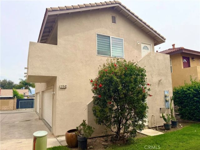 215 N Spruce Avenue, Rialto, CA 92376