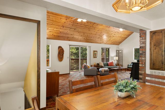6121 Salmon Way, Pollock Pines, CA 95726