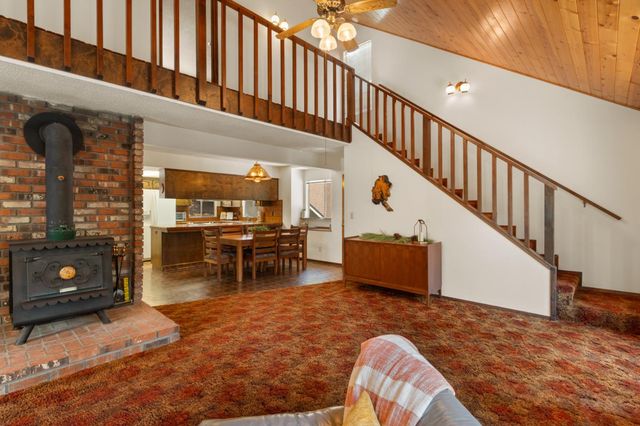 6121 Salmon Way, Pollock Pines, CA 95726