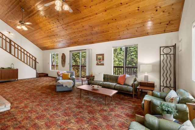 6121 Salmon Way, Pollock Pines, CA 95726