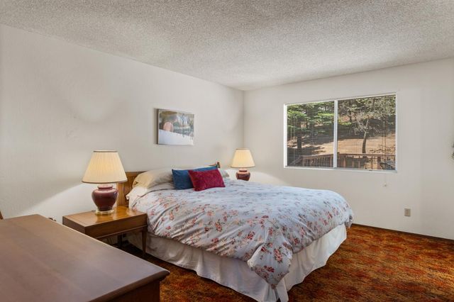 6121 Salmon Way, Pollock Pines, CA 95726