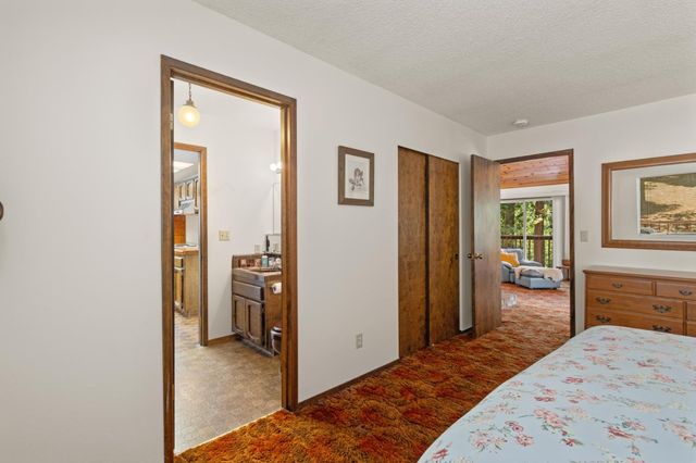 6121 Salmon Way, Pollock Pines, CA 95726