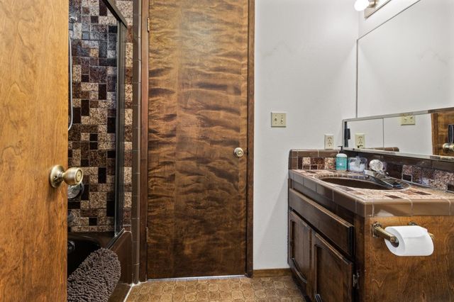 6121 Salmon Way, Pollock Pines, CA 95726
