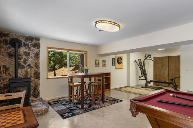 6121 Salmon Way, Pollock Pines, CA 95726