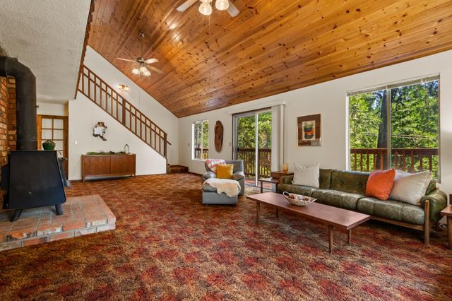 6121 Salmon Way, Pollock Pines, CA 95726