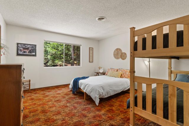 6121 Salmon Way, Pollock Pines, CA 95726