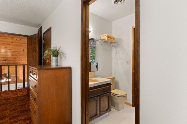 6121 Salmon Way, Pollock Pines, CA 95726