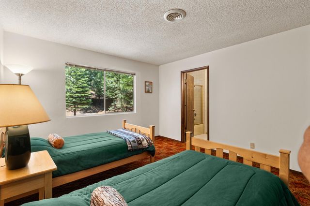 6121 Salmon Way, Pollock Pines, CA 95726