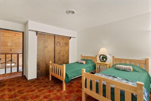 6121 Salmon Way, Pollock Pines, CA 95726
