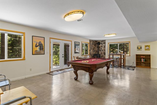 6121 Salmon Way, Pollock Pines, CA 95726