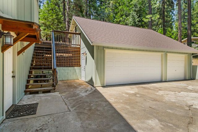 6121 Salmon Way, Pollock Pines, CA 95726