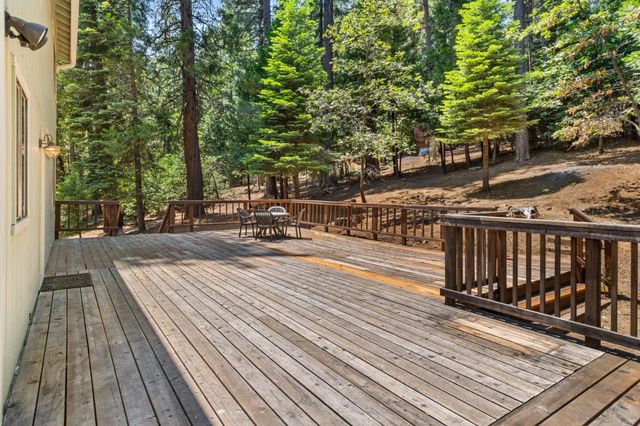 6121 Salmon Way, Pollock Pines, CA 95726