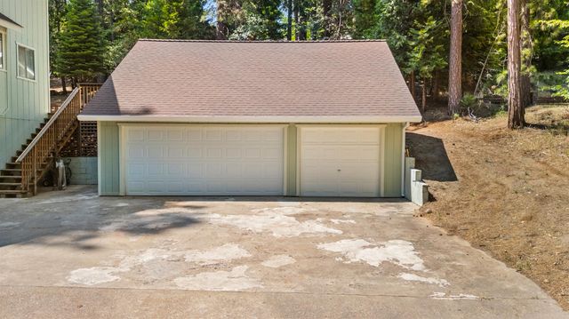 6121 Salmon Way, Pollock Pines, CA 95726